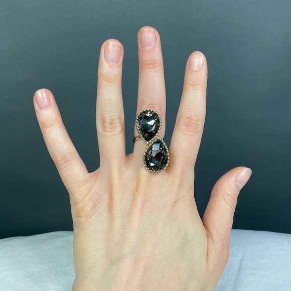 Gold-Rim Rhinestone Ring - Picture 3 of 3